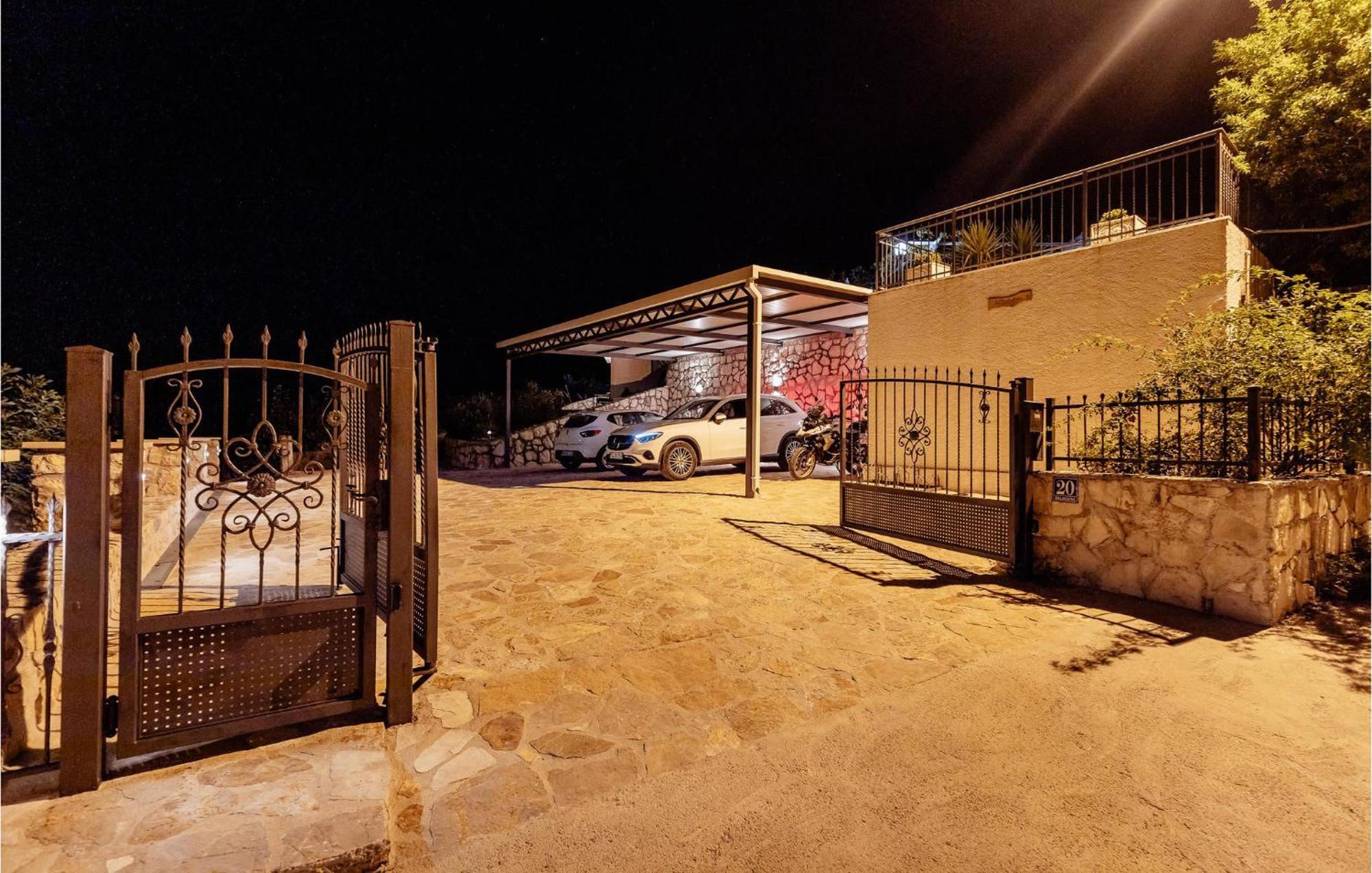 Amazing Home In Herceg Novi With House Sea View Экстерьер фото